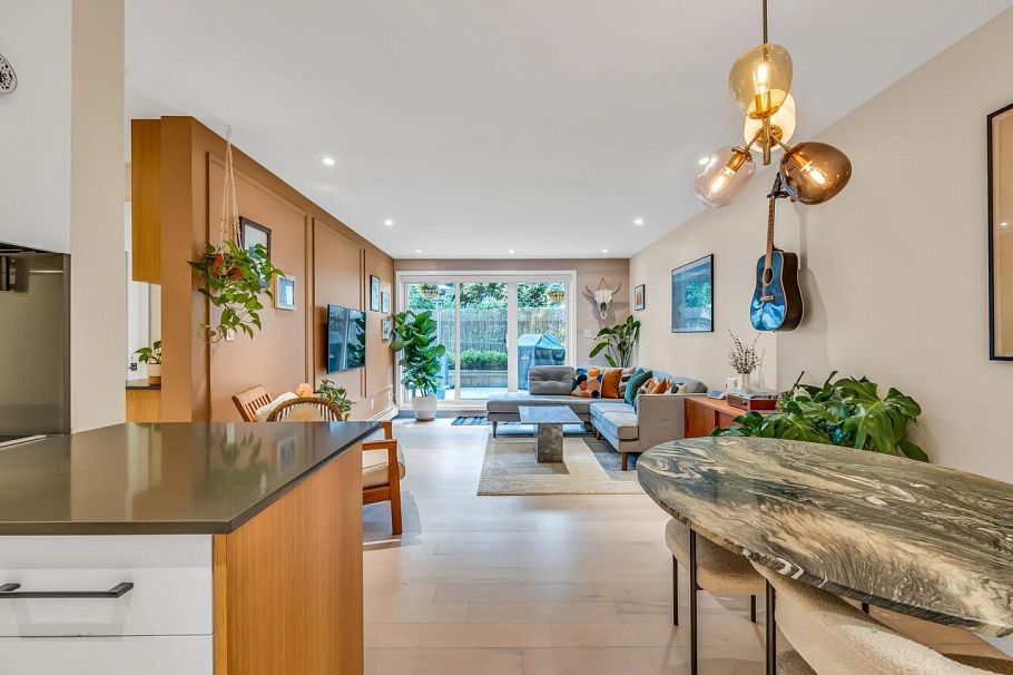 102 334 E 5th Avenue Vancouver, BC - 2