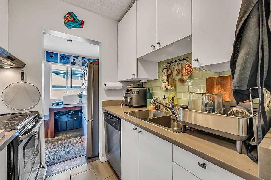 207 2025 W 2nd Avenue Vancouver, BC - 11