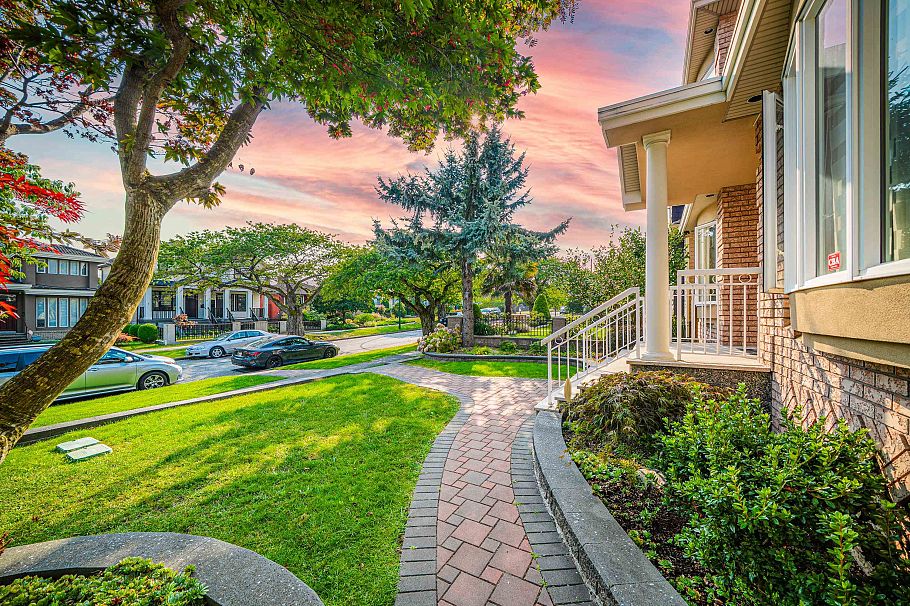 763 W 64th Avenue Vancouver, BC - 3