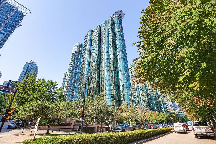 501 555 Jervis Street Vancouver, BC - 1