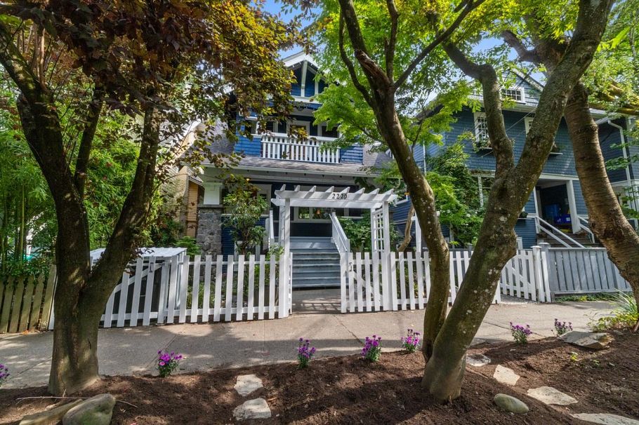 2220 Stephens Street Vancouver, BC - 2