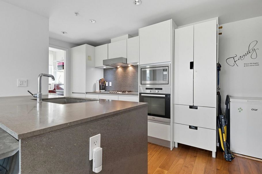 702 8488 Cornish Street Vancouver, BC - 4