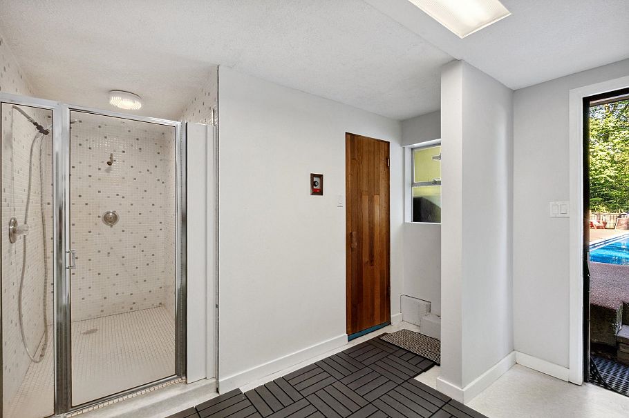 2591 Belloc Street North Vancouver, BC - 27