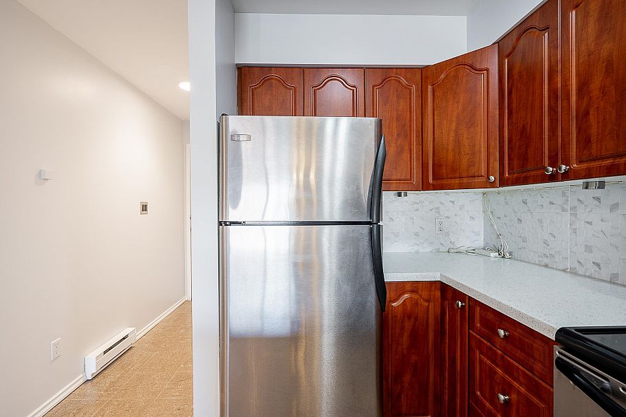 208 633 W 16th Avenue Vancouver, BC - 16