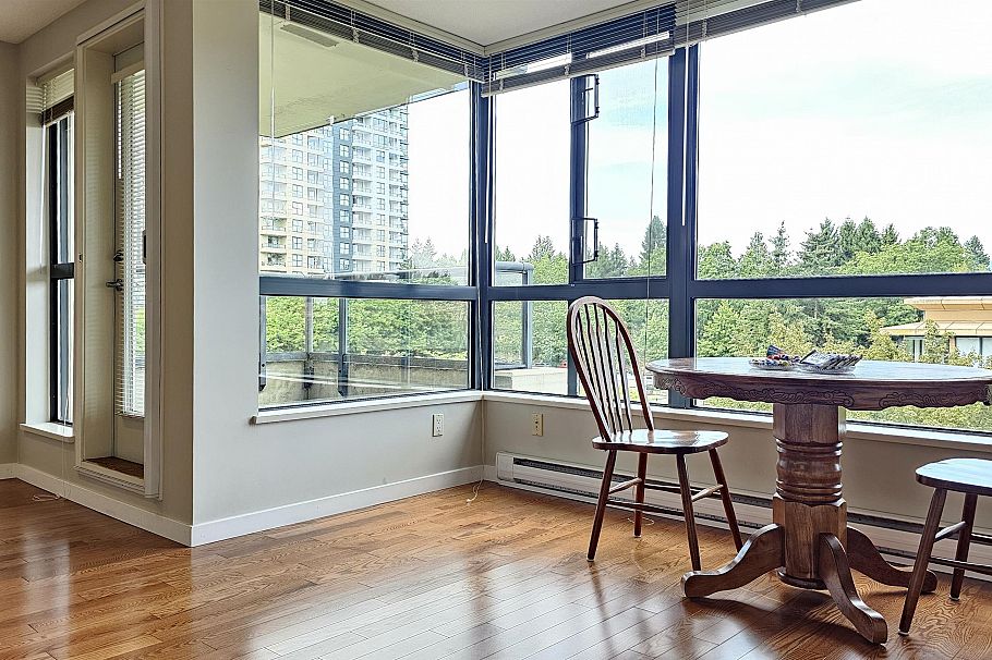 512 3588 Crowley Drive Vancouver, BC - 3