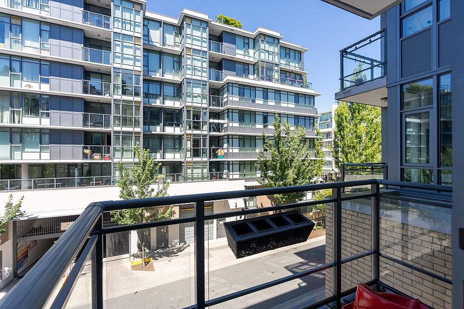 309 2565 Maple Street Vancouver, BC - 33