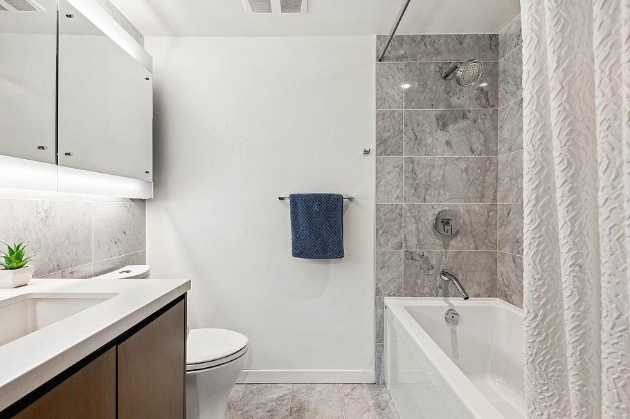 303 68 Smithe Street Vancouver, BC - 20