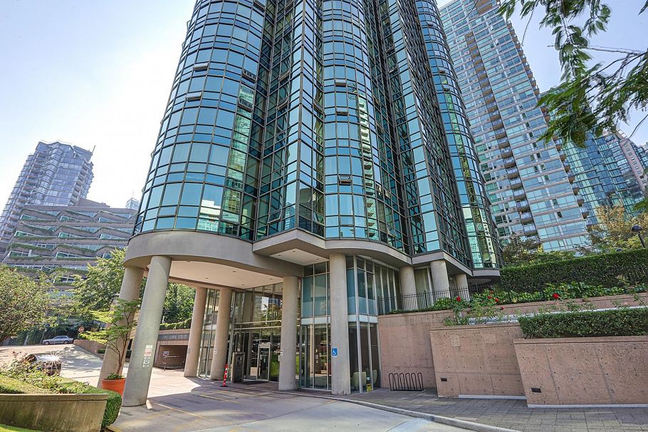 501 555 Jervis Street Vancouver, BC - 2