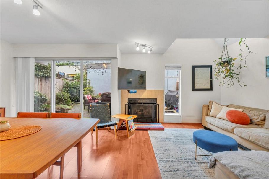 3060 W 8th Avenue Vancouver, BC - 3