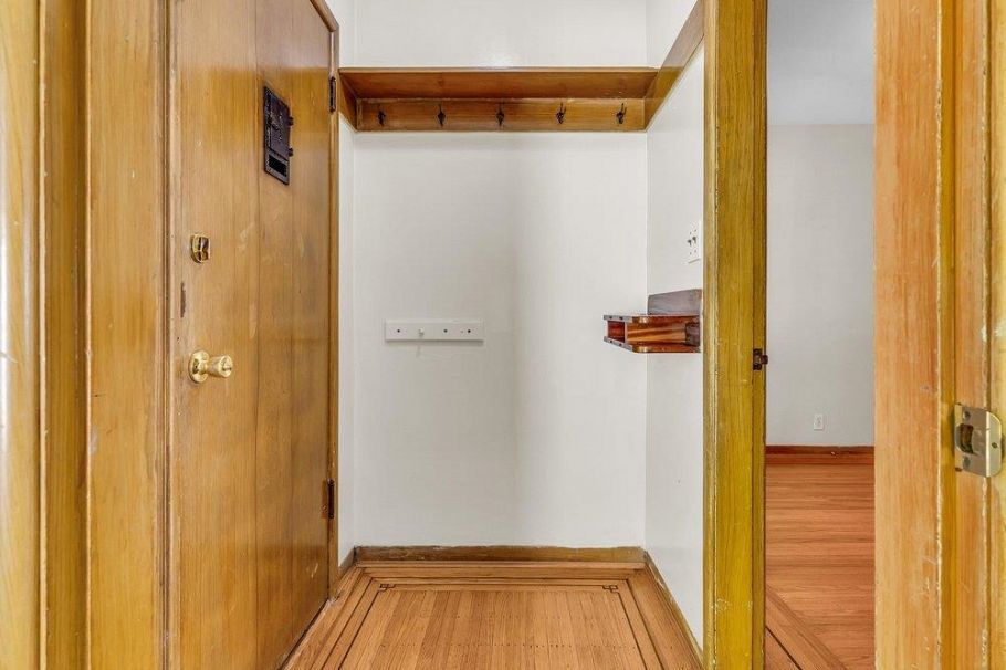 420 E 46th Avenue Vancouver, BC - 8