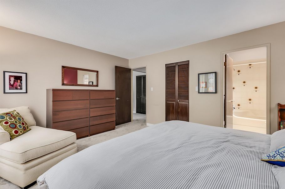 2419 Weymouth Place North Vancouver, BC - 16