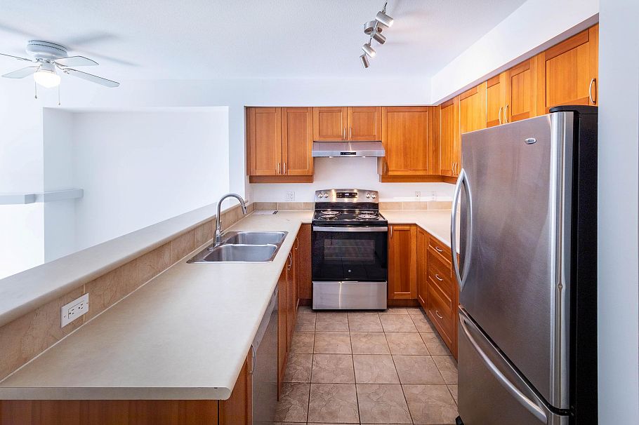 215 3727 W 10th Avenue Vancouver, BC - 11