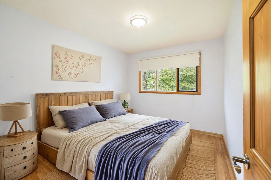 1561 Merlynn Crescent North Vancouver, BC - 15