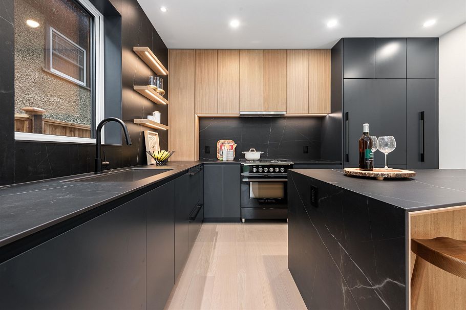 1 2764 W 14th Avenue Vancouver, BC - 5