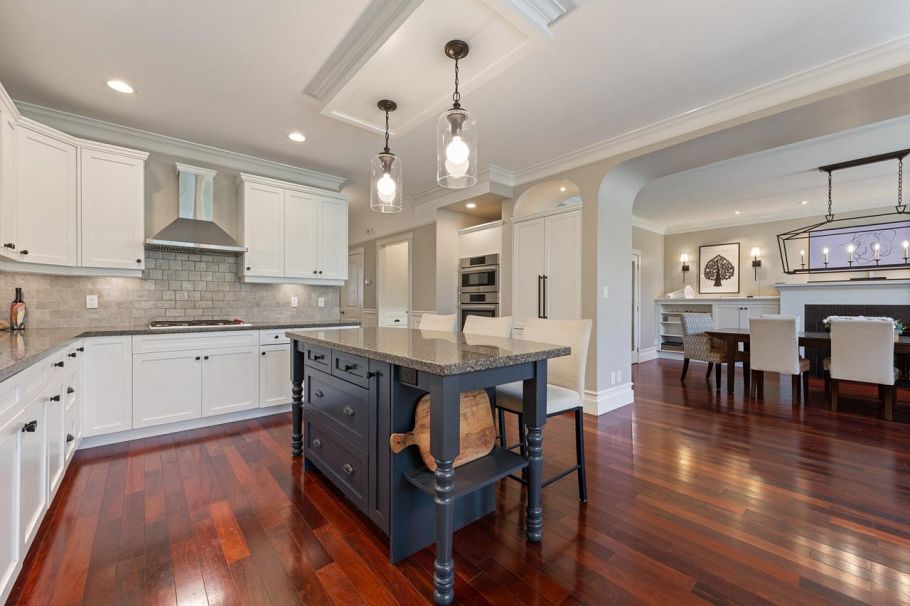 744 E 15th Street North Vancouver, BC - 11