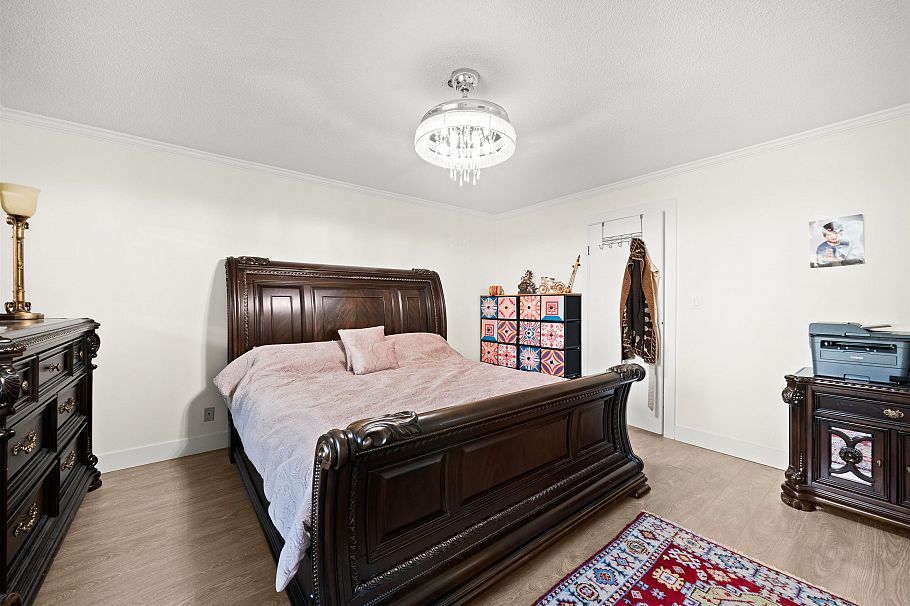 2333 Kirkstone Road North Vancouver, BC - 16