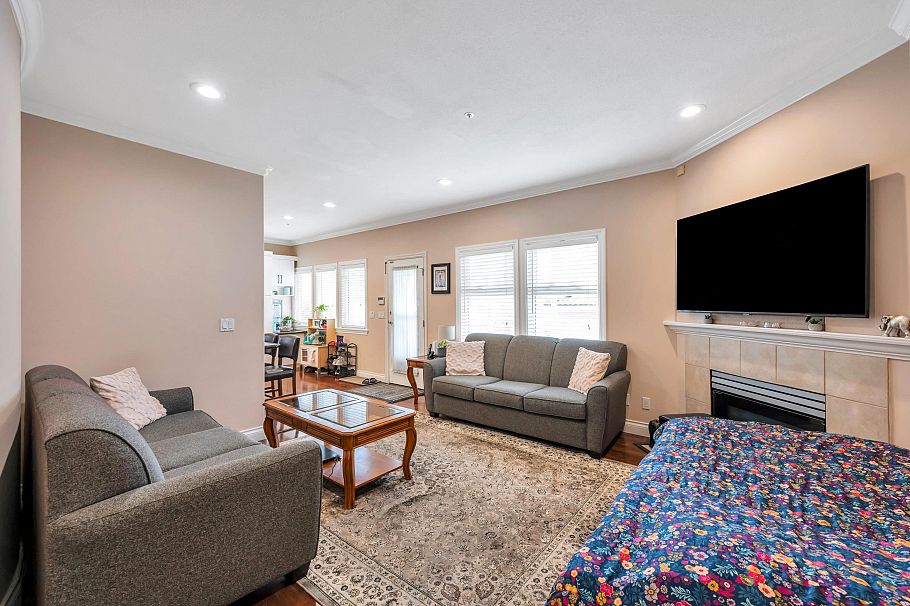 6271 Arlington Street Vancouver, BC - 11