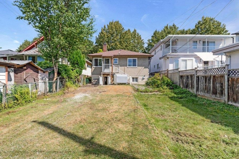 420 E 46th Avenue Vancouver, BC - 26