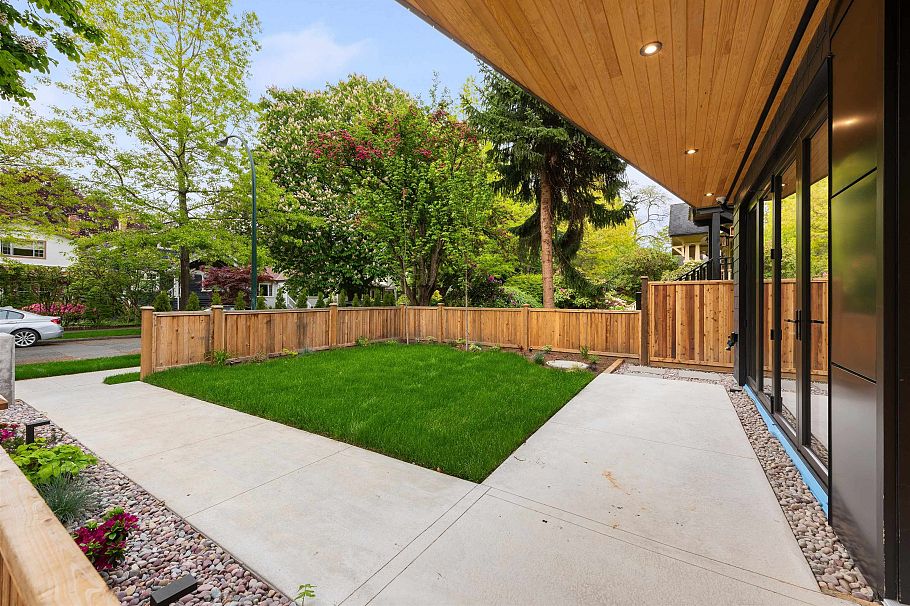 1 2764 W 14th Avenue Vancouver, BC - 33