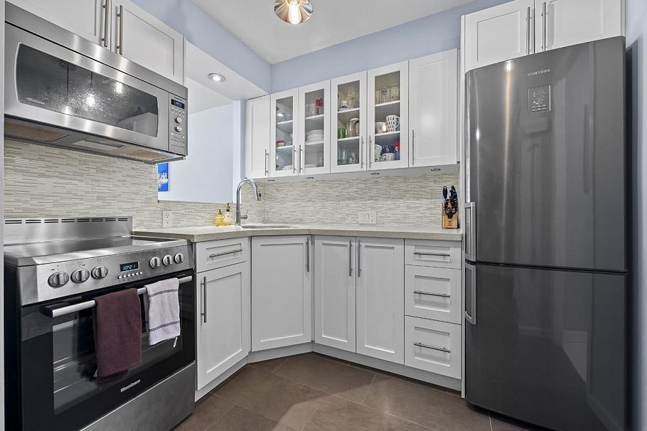 605 888 Pacific Street Vancouver, BC - 2