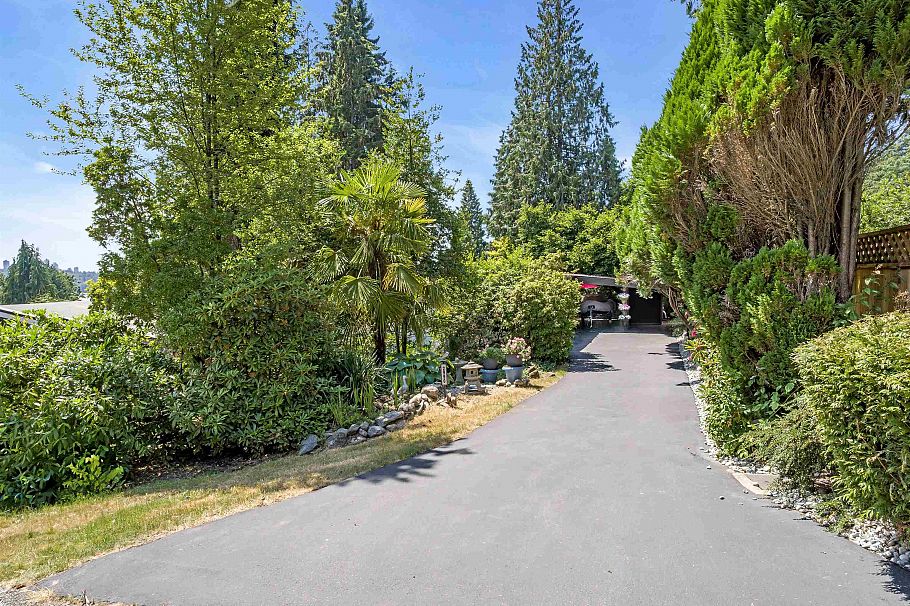 2990 Eddystone Crescent North Vancouver, BC - 35