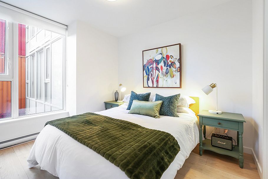 305 933 E Hastings Street Vancouver, BC - 9