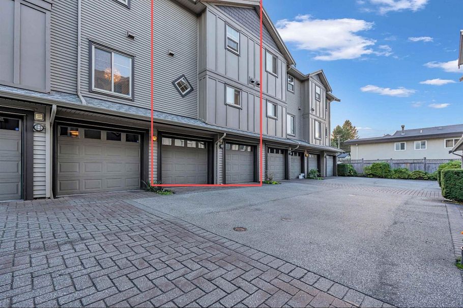 8 3139 Smith Avenue Burnaby, BC - 2