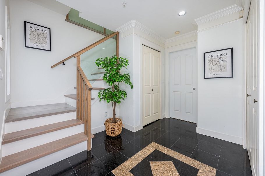 748 E 62nd Avenue Vancouver, BC - 2