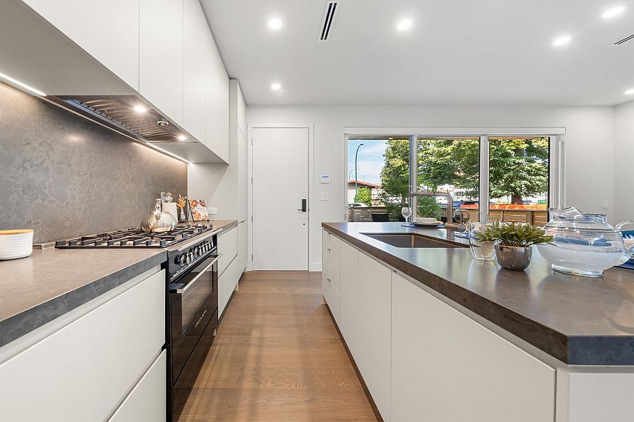 1 620 E 46th Avenue Vancouver, BC - 13