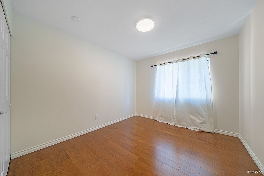 1072 Clements Avenue North Vancouver, BC - 16