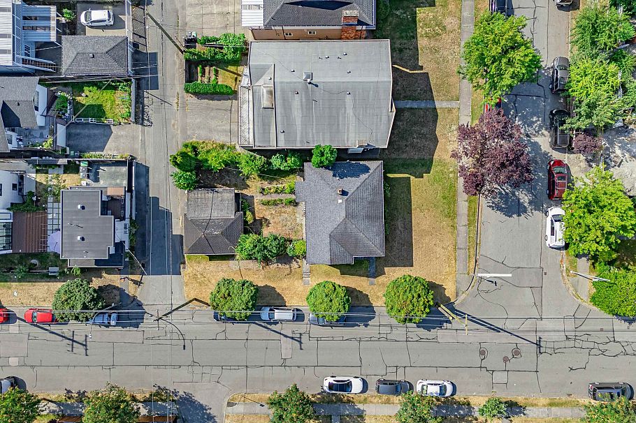 3060 Parker Street Vancouver, BC - 2