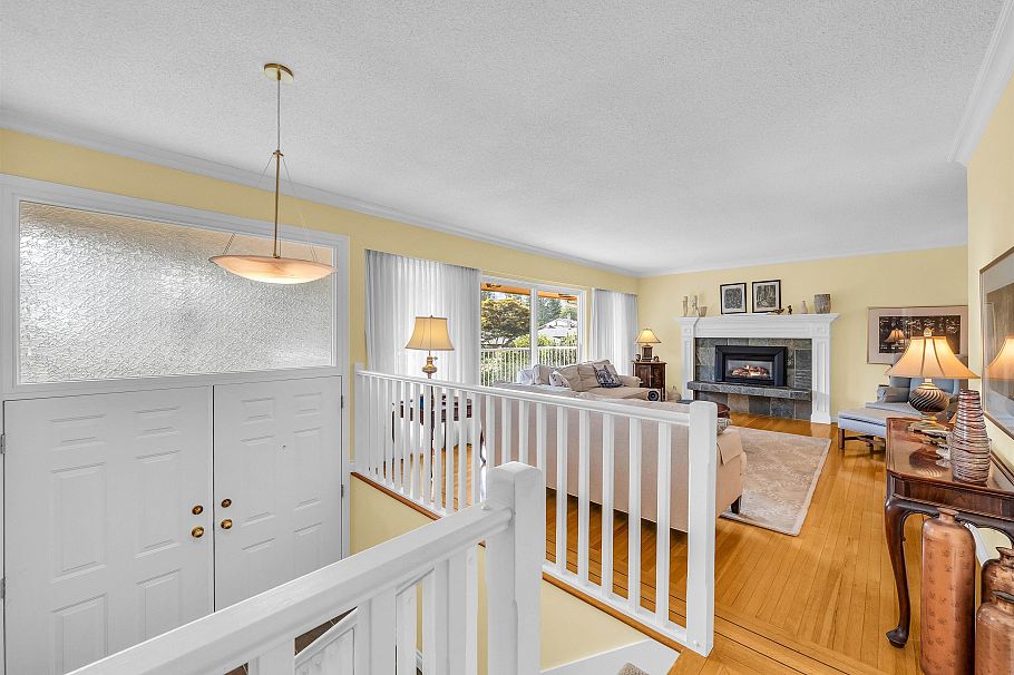 1202 Bracknell Crescent North Vancouver, BC - 20