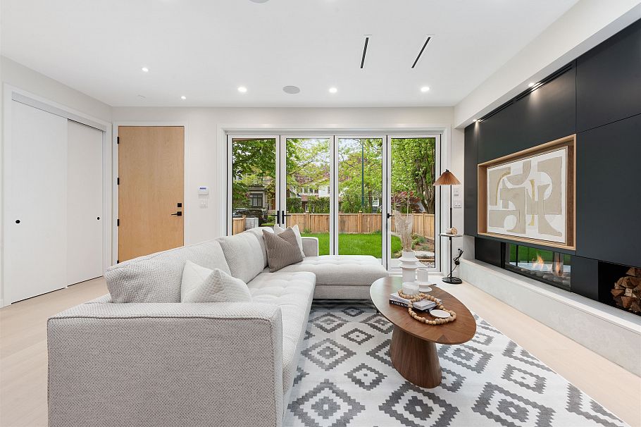 1 2764 W 14th Avenue Vancouver, BC - 9