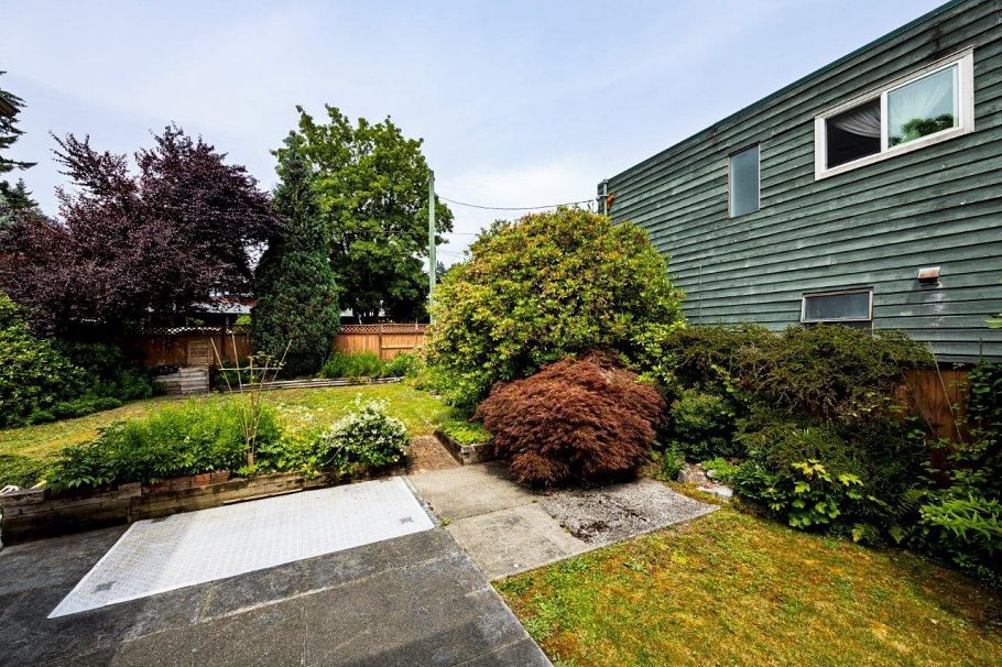 3588 Allan Road North Vancouver, BC - 11