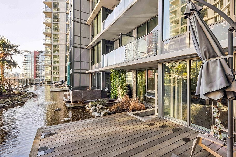 303 68 Smithe Street Vancouver, BC - 4