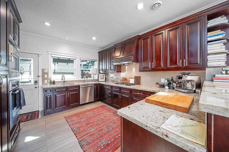 3765 W 3rd Avenue Vancouver, BC - 15