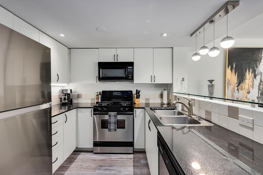 TH6 63 Keefer Place Vancouver, BC - 12