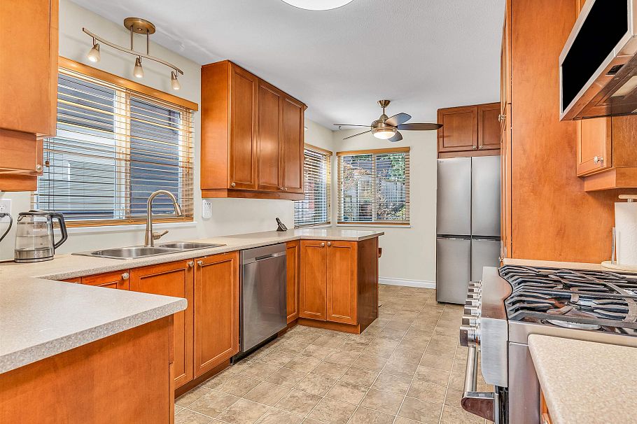 3970 Phyllis Road North Vancouver, BC - 11