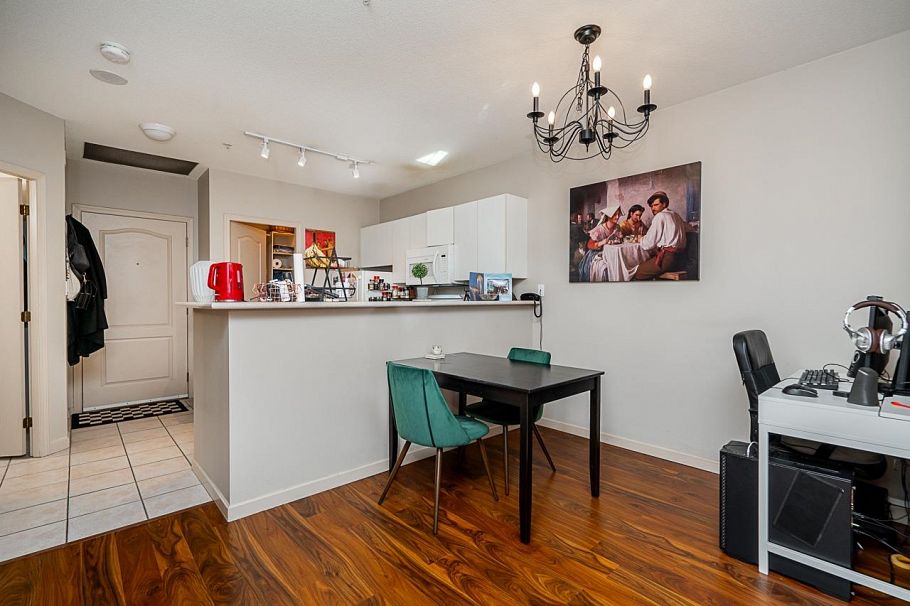 803 1177 Hornby Street Vancouver, BC - 5