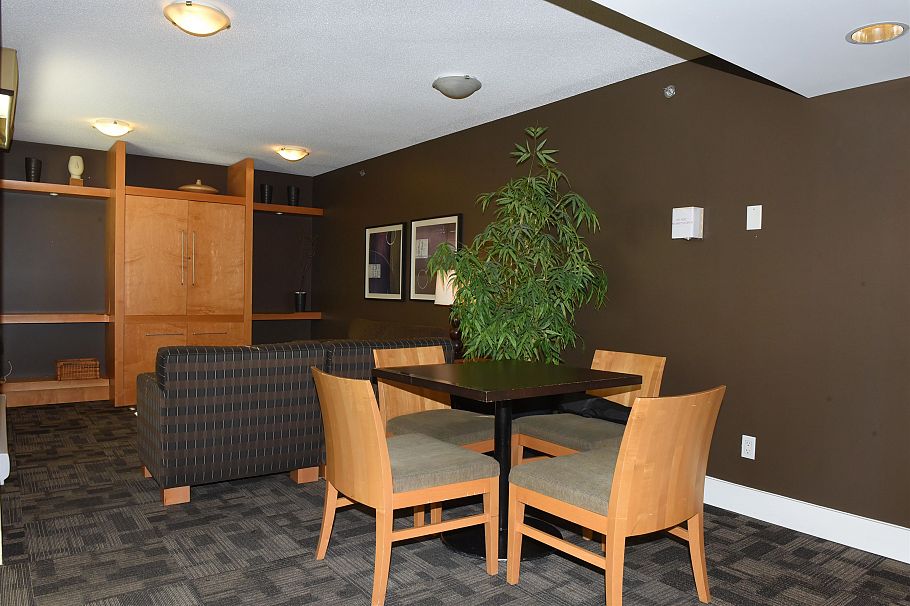 512 3588 Crowley Drive Vancouver, BC - 12