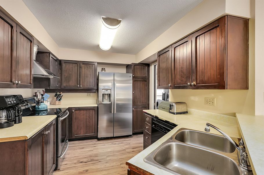 2419 Weymouth Place North Vancouver, BC - 8