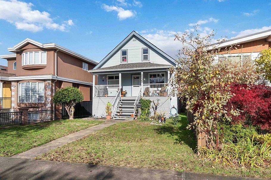 2235 East 52nd Avenue Vancouver, BC - 4