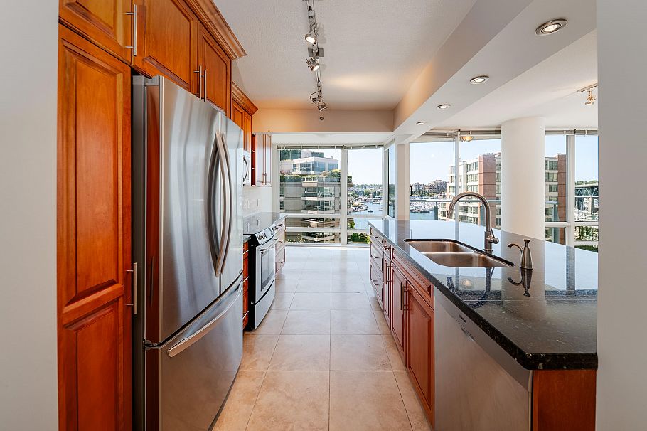 805 1500 Hornby Street Vancouver, BC - 11