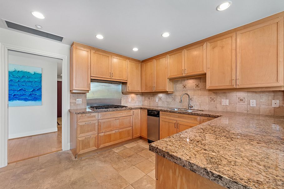 202 1777 Bayshore Drive Vancouver, BC - 8