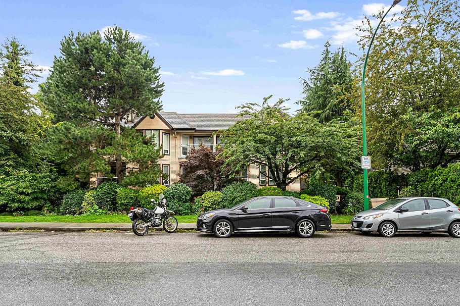 303 123 E 6th Street North Vancouver, BC - 38