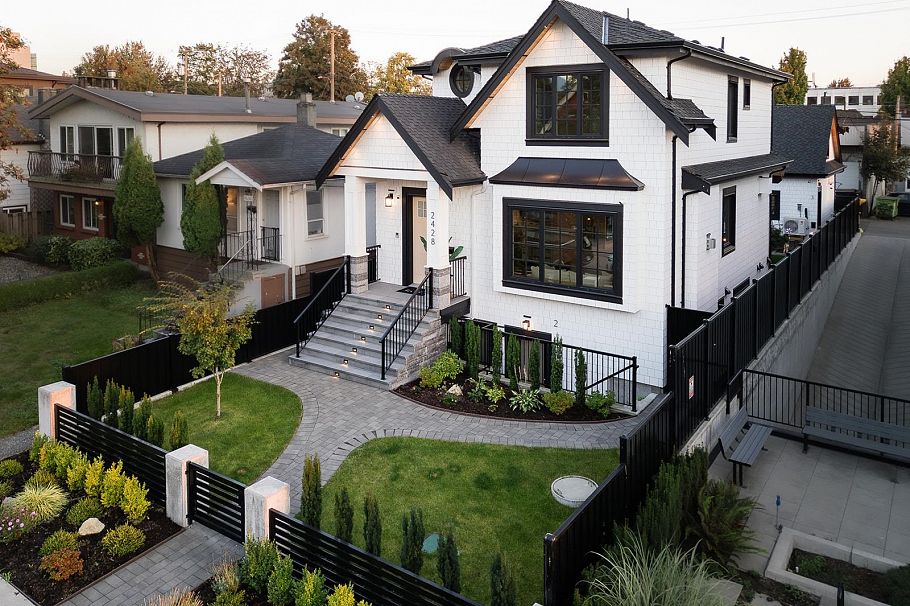 2428 Franklin Street Vancouver, BC - 2