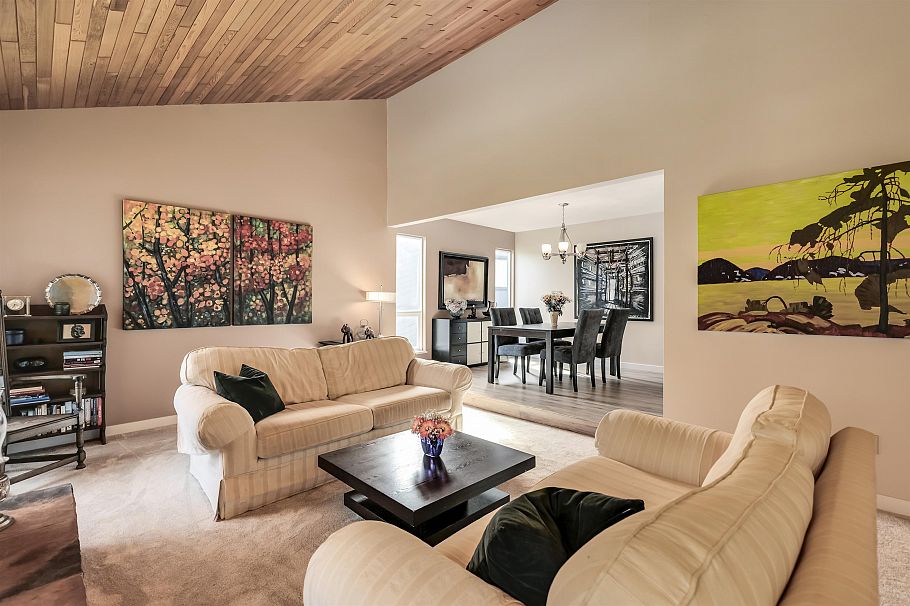 2419 Weymouth Place North Vancouver, BC - 3