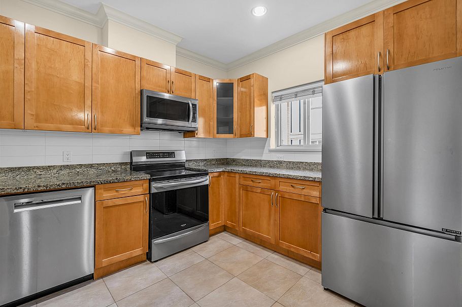 8 3139 Smith Avenue Burnaby, BC - 11