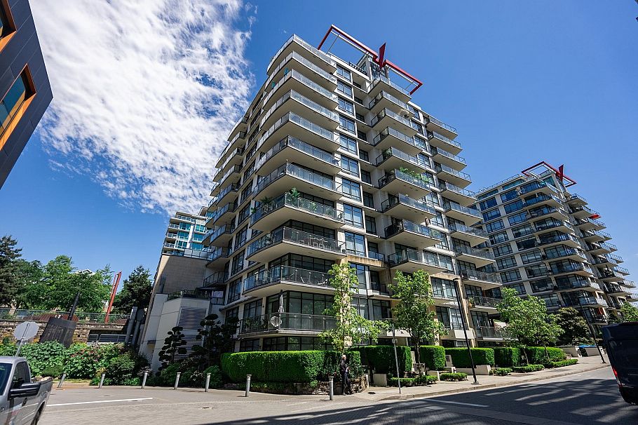 707 162 Victory Ship Way North Vancouver, BC - 24