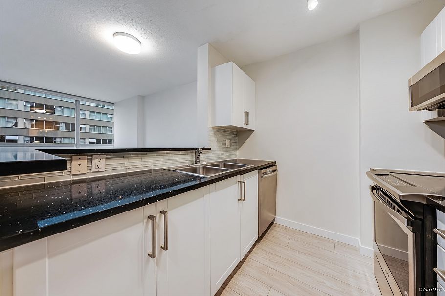 805 1420 W Georgia Street Vancouver, BC - 14